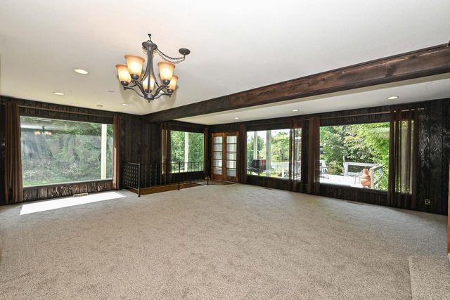 12659 N East Shoreland DRIVE, Mequon, WI 53092