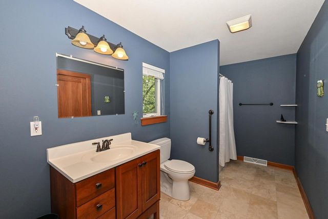 12659 N East Shoreland DRIVE, Mequon, WI 53092
