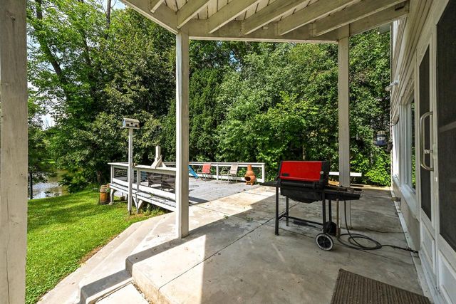12659 N East Shoreland DRIVE, Mequon, WI 53092