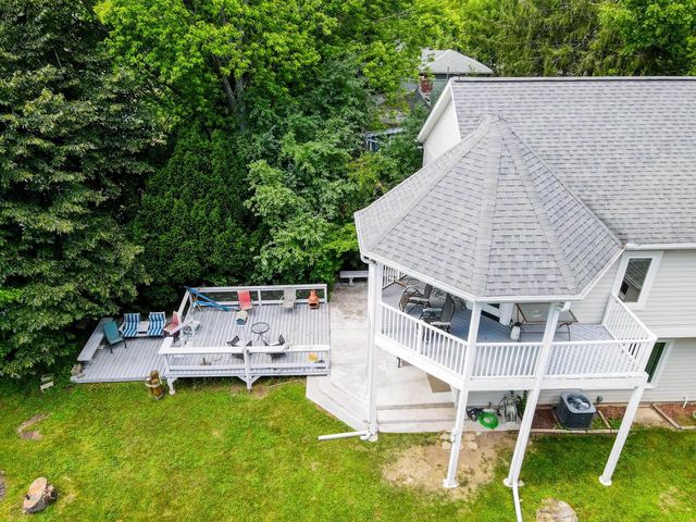 12659 N East Shoreland DRIVE, Mequon, WI 53092