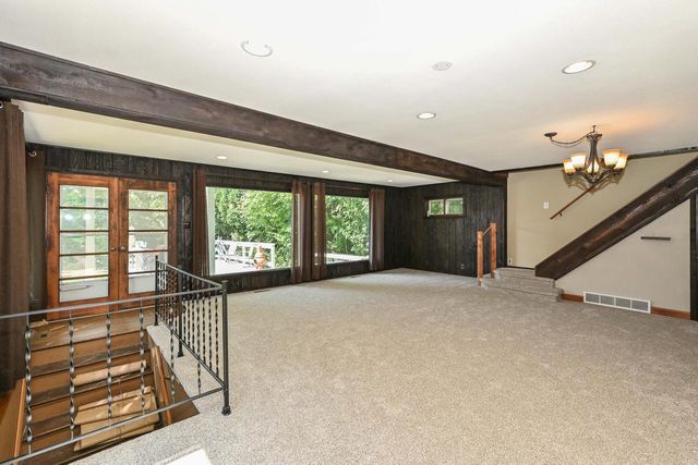 12659 N East Shoreland DRIVE, Mequon, WI 53092