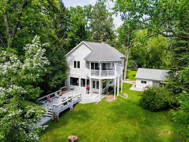 12659 N East Shoreland DRIVE, Mequon, WI 53092