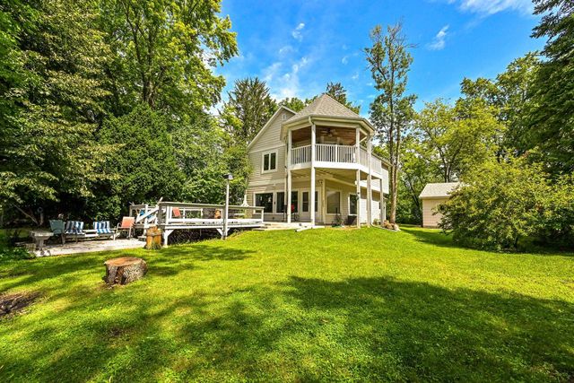 12659 N East Shoreland DRIVE, Mequon, WI 53092