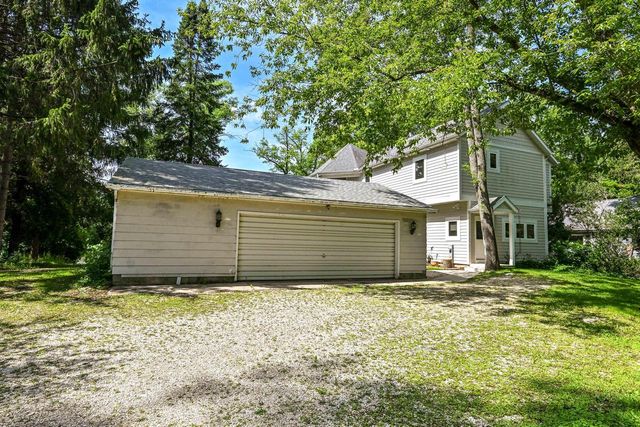 12659 N East Shoreland DRIVE, Mequon, WI 53092