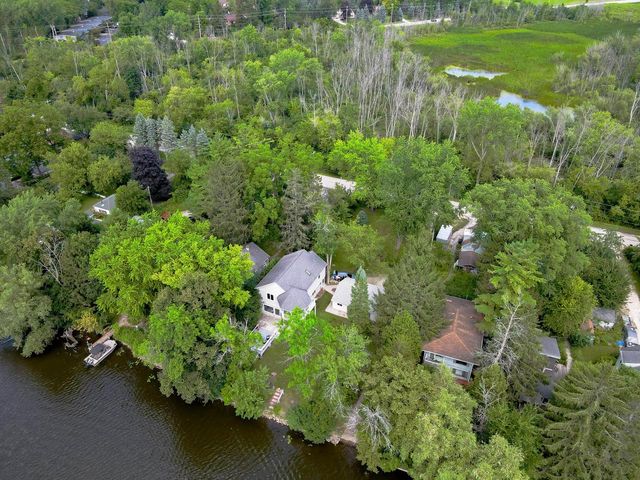 12659 N East Shoreland DRIVE, Mequon, WI 53092
