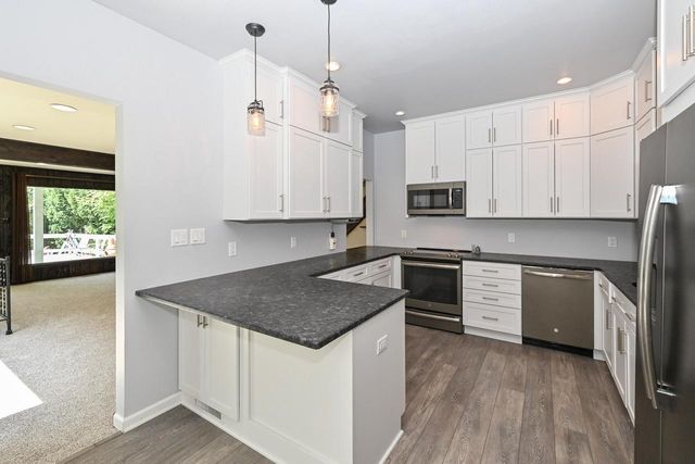 12659 N East Shoreland DRIVE, Mequon, WI 53092