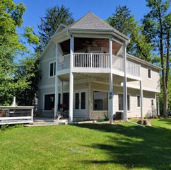12659 N East Shoreland DRIVE, Mequon, WI 53092