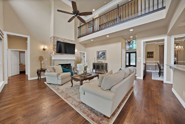 803 Riviera Drive, Mansfield, TX 76063