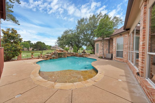 803 Riviera Drive, Mansfield, TX 76063