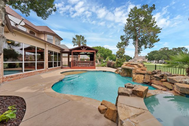 803 Riviera Drive, Mansfield, TX 76063