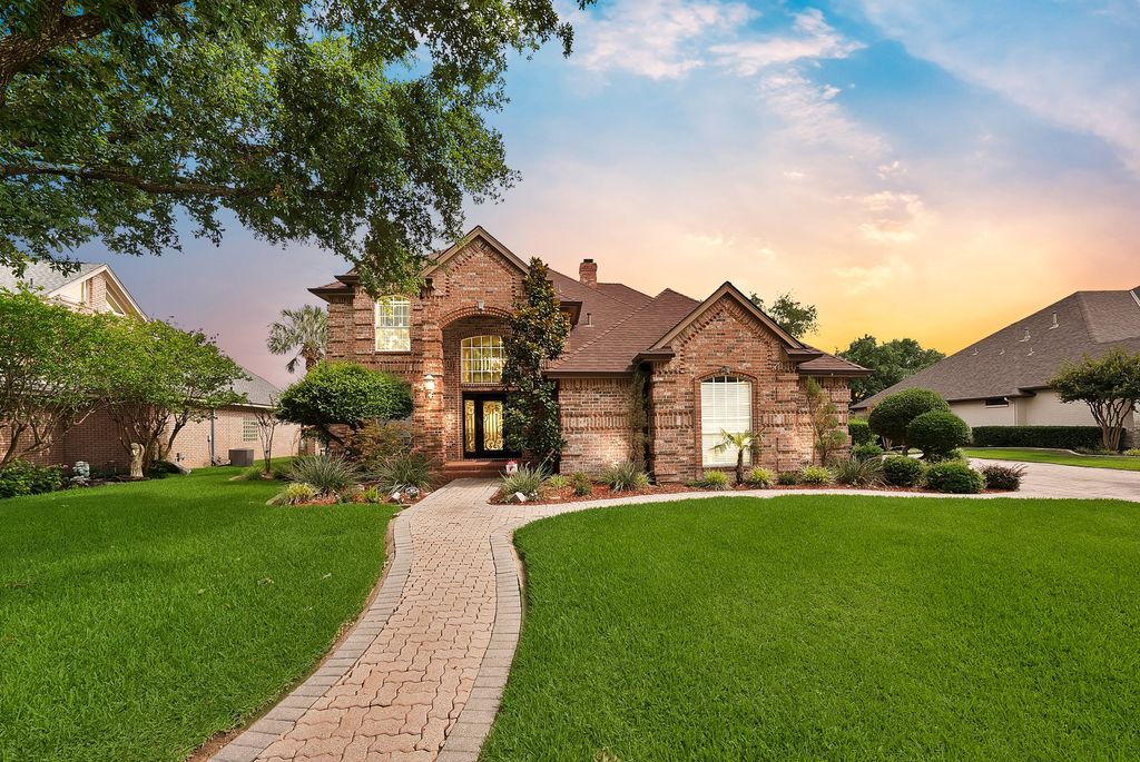 803 Riviera Drive, Mansfield, TX 76063