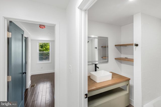 325 W LORRAINE AVE, Baltimore, MD 21211