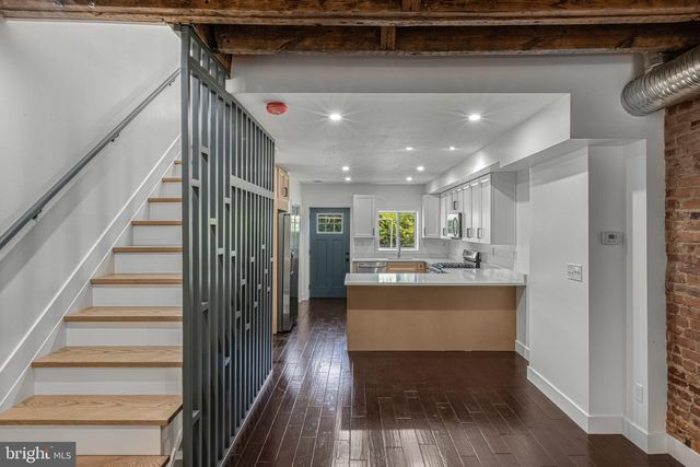 325 W LORRAINE AVE, Baltimore, MD 21211