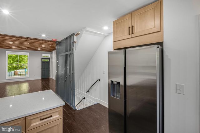 325 W LORRAINE AVE, Baltimore, MD 21211