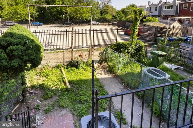 325 W LORRAINE AVE, Baltimore, MD 21211