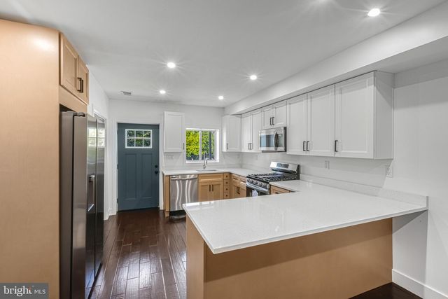 325 W LORRAINE AVE, Baltimore, MD 21211