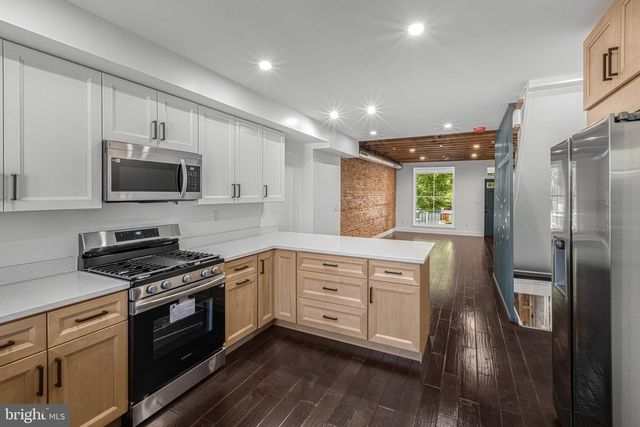 325 W LORRAINE AVE, Baltimore, MD 21211