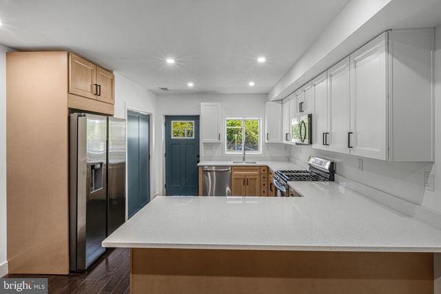 325 W LORRAINE AVE, Baltimore, MD 21211