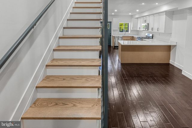 325 W LORRAINE AVE, Baltimore, MD 21211