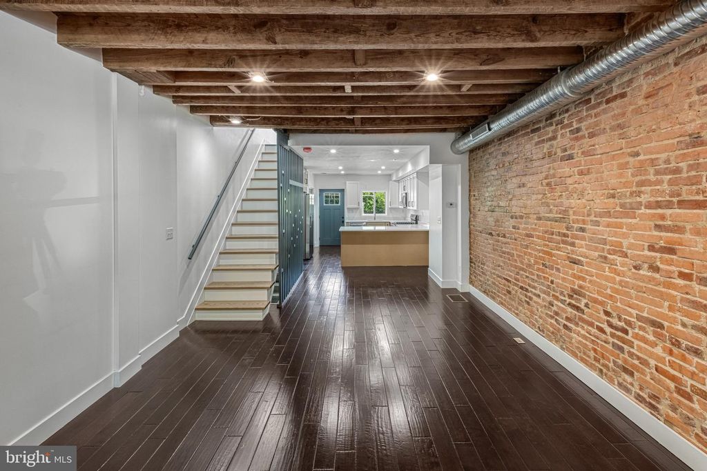 325 W LORRAINE AVE, Baltimore, MD 21211