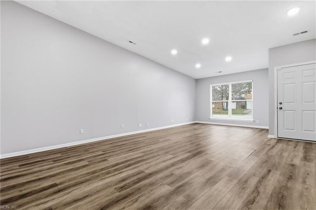 3304 Woodbaugh DR, Chesapeake, VA 23321