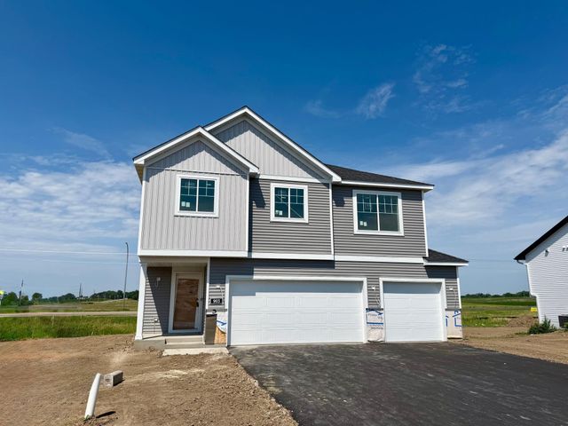 1821 Pierce Street S, Cambridge, MN 55008