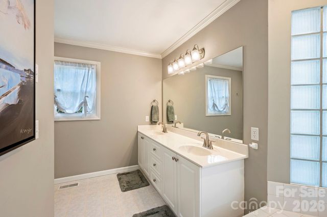 3505 4th Street Boulevard NW, Hickory, NC 28601