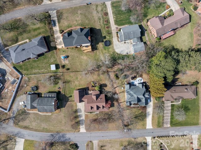 3505 4th Street Boulevard NW, Hickory, NC 28601