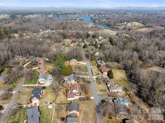 3505 4th Street Boulevard NW, Hickory, NC 28601