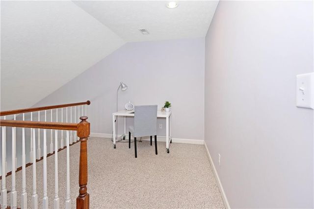 73 Mizzen CIR, Hampton, VA 23664