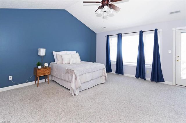 73 Mizzen CIR, Hampton, VA 23664