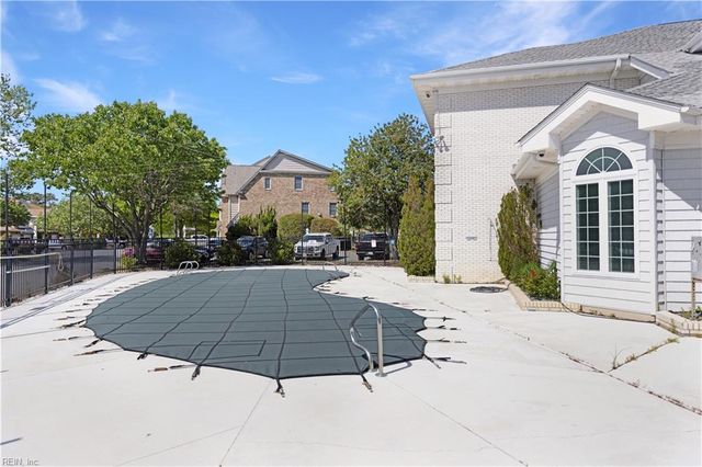 73 Mizzen CIR, Hampton, VA 23664