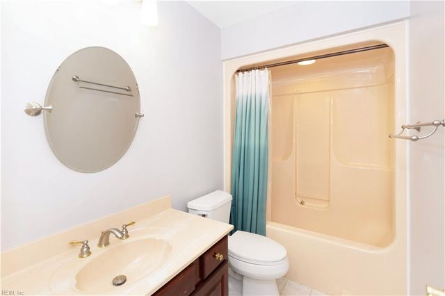 73 Mizzen CIR, Hampton, VA 23664
