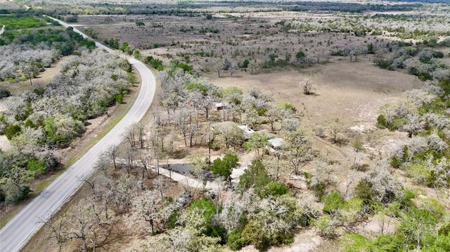 6911 Fm 532, Gonzales, TX 78629