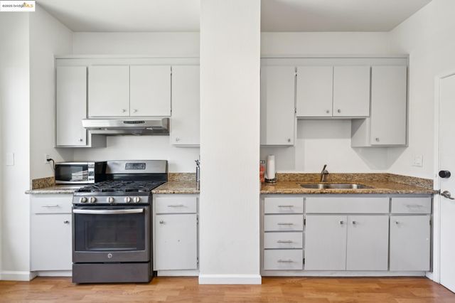 557 33Rd St, Oakland, CA 94609