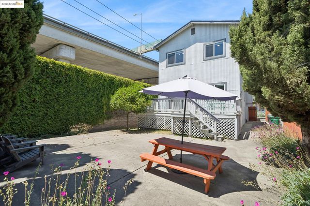 557 33Rd St, Oakland, CA 94609
