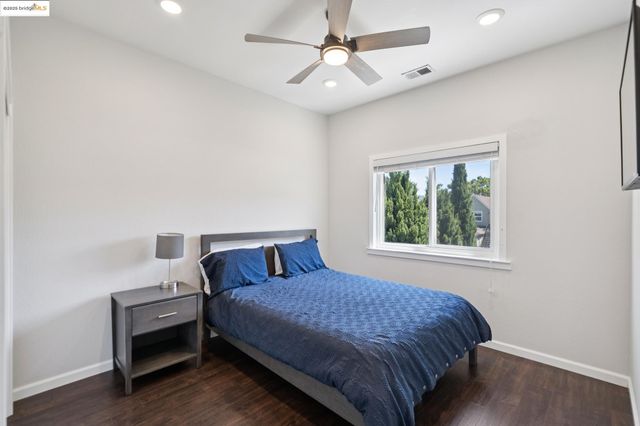 557 33Rd St, Oakland, CA 94609