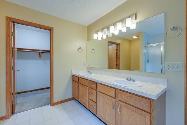 6719 Wynwright Drive, Dublin, OH 43016