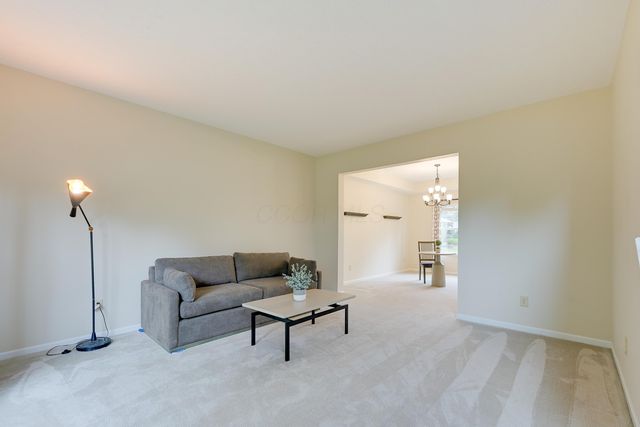 6719 Wynwright Drive, Dublin, OH 43016