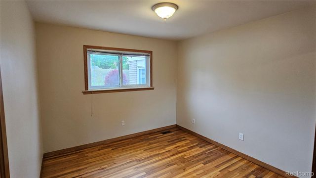 25317 Koths Street, Taylor, MI 48180