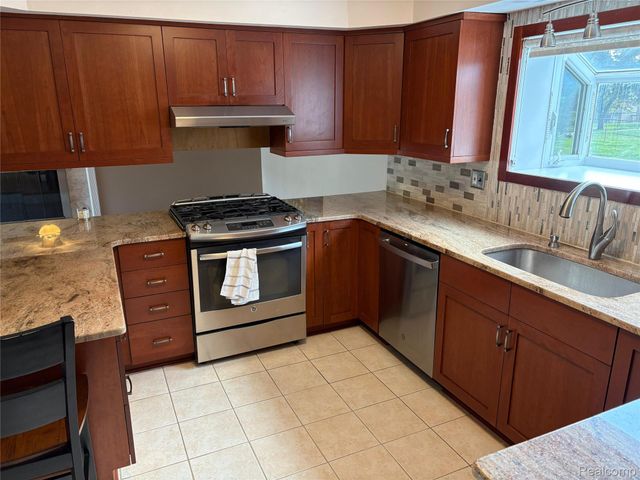 25317 Koths Street, Taylor, MI 48180