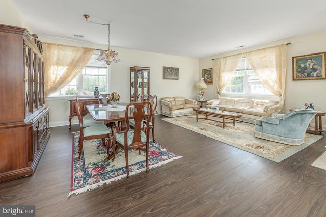 703 WEATHERBY DR, Deptford, NJ 08096