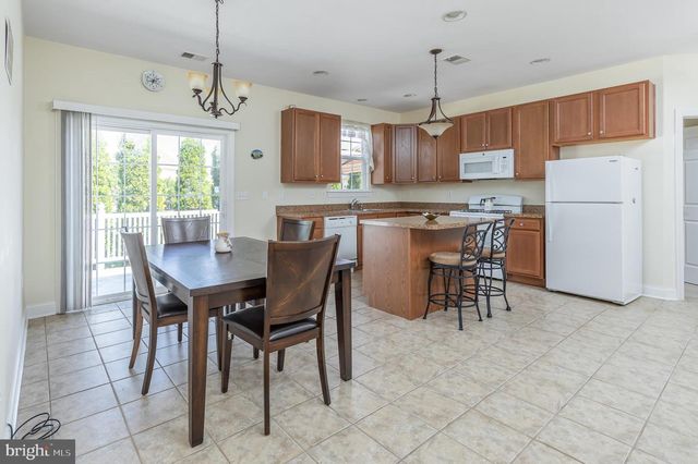 703 WEATHERBY DR, Deptford, NJ 08096