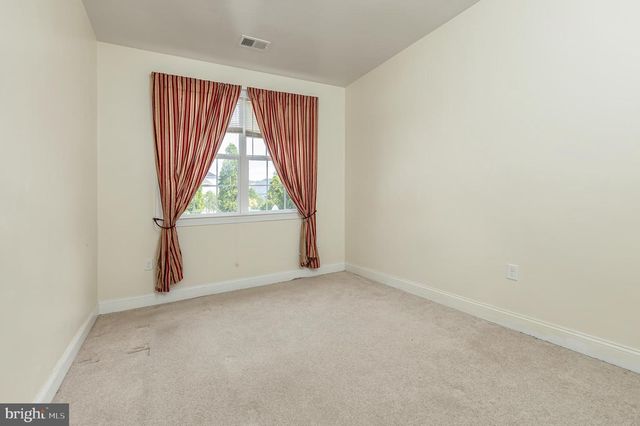 703 WEATHERBY DR, Deptford, NJ 08096