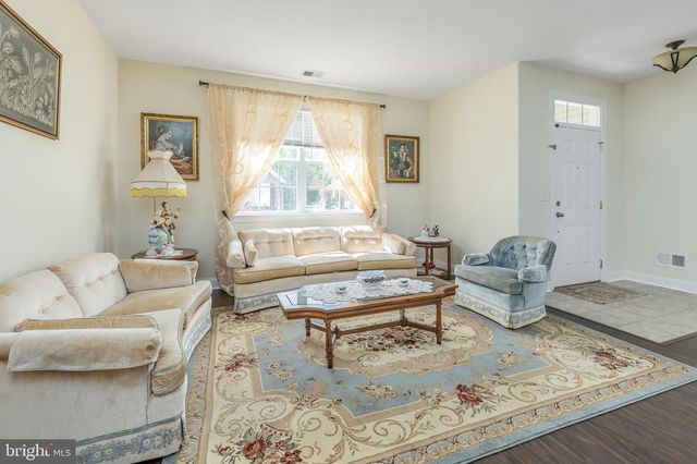 703 WEATHERBY DR, Deptford, NJ 08096