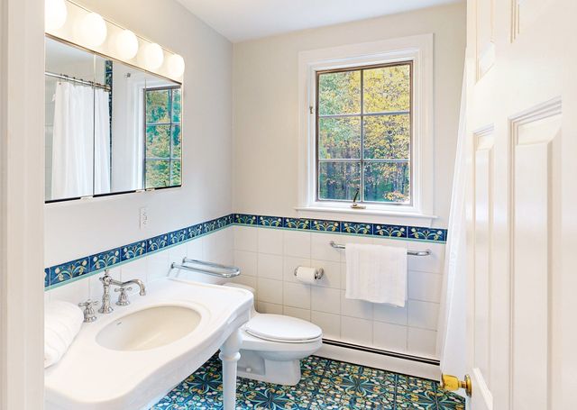 24 Milne Cove Rd, Carlisle, MA 01741
