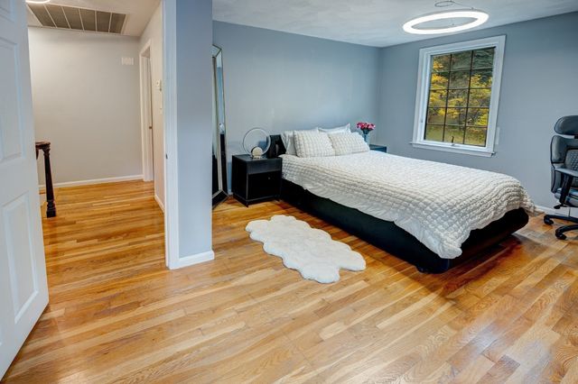 24 Milne Cove Rd, Carlisle, MA 01741