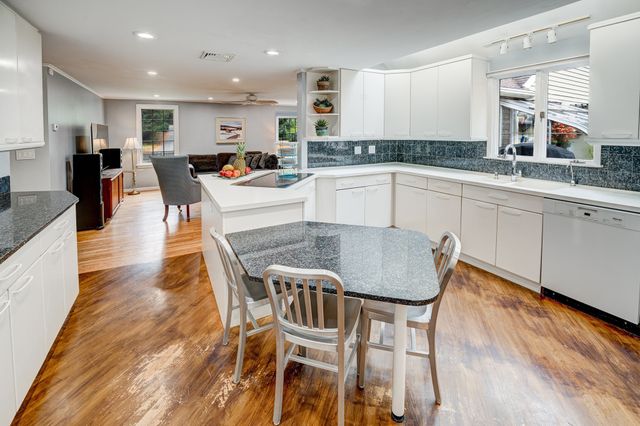 24 Milne Cove Rd, Carlisle, MA 01741