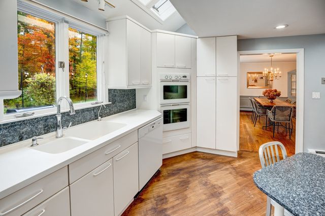 24 Milne Cove Rd, Carlisle, MA 01741