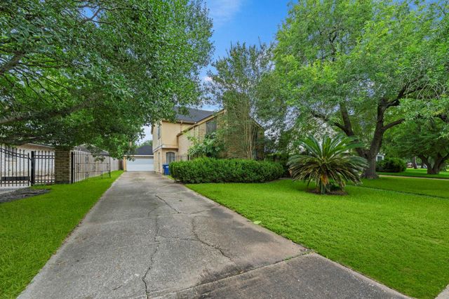 15239 Corona Del Mar Drive, Houston, TX 77083